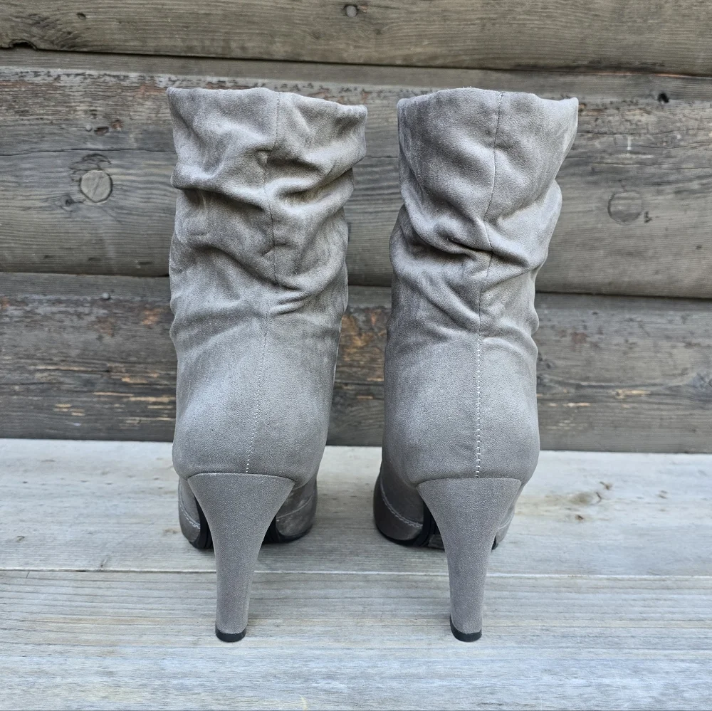 Express NEW Y2K Feminine City Chic Slouchy Block Heel Bootie 9M